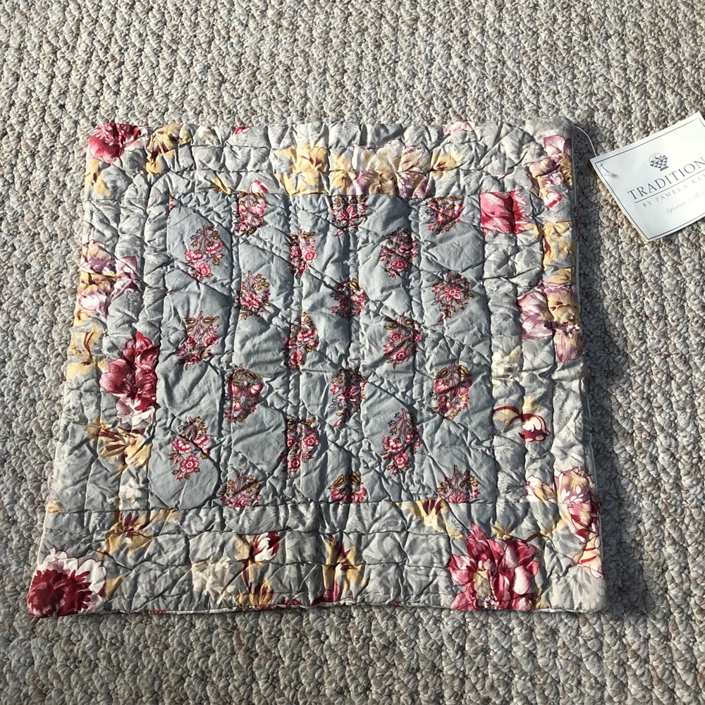 18”x18” Traditions by Pamela Kline cotton sham